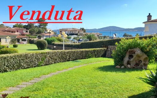 Villetta vista mare alla banchina di Cannigione